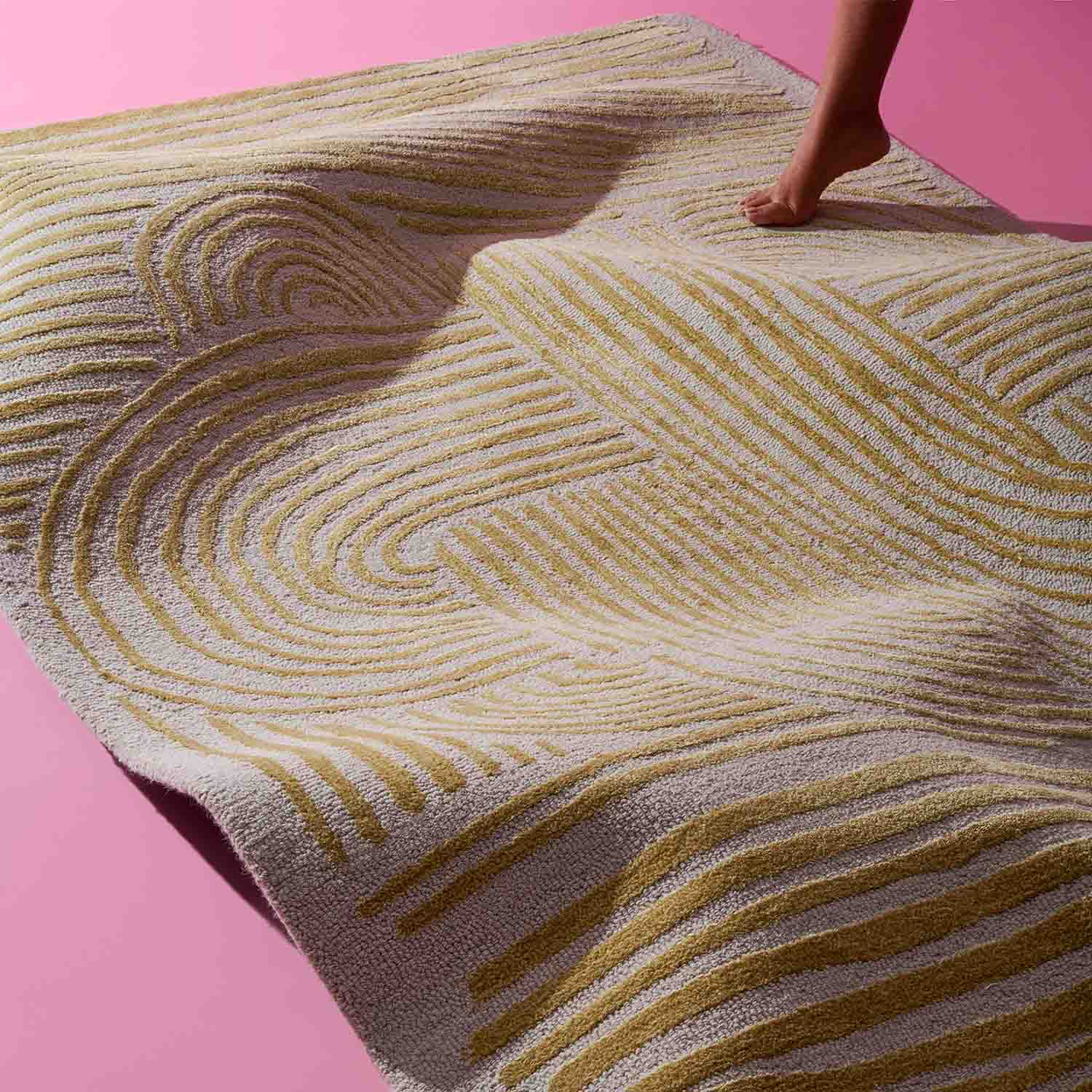 Eshaq Hand Tufted Woollen And Viscose Rug