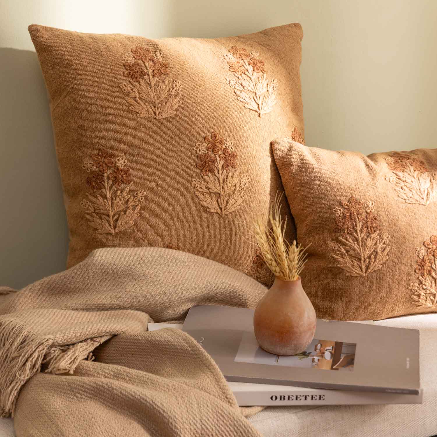 Embroidered Cotton Jacquard Vaze Cushion Cover