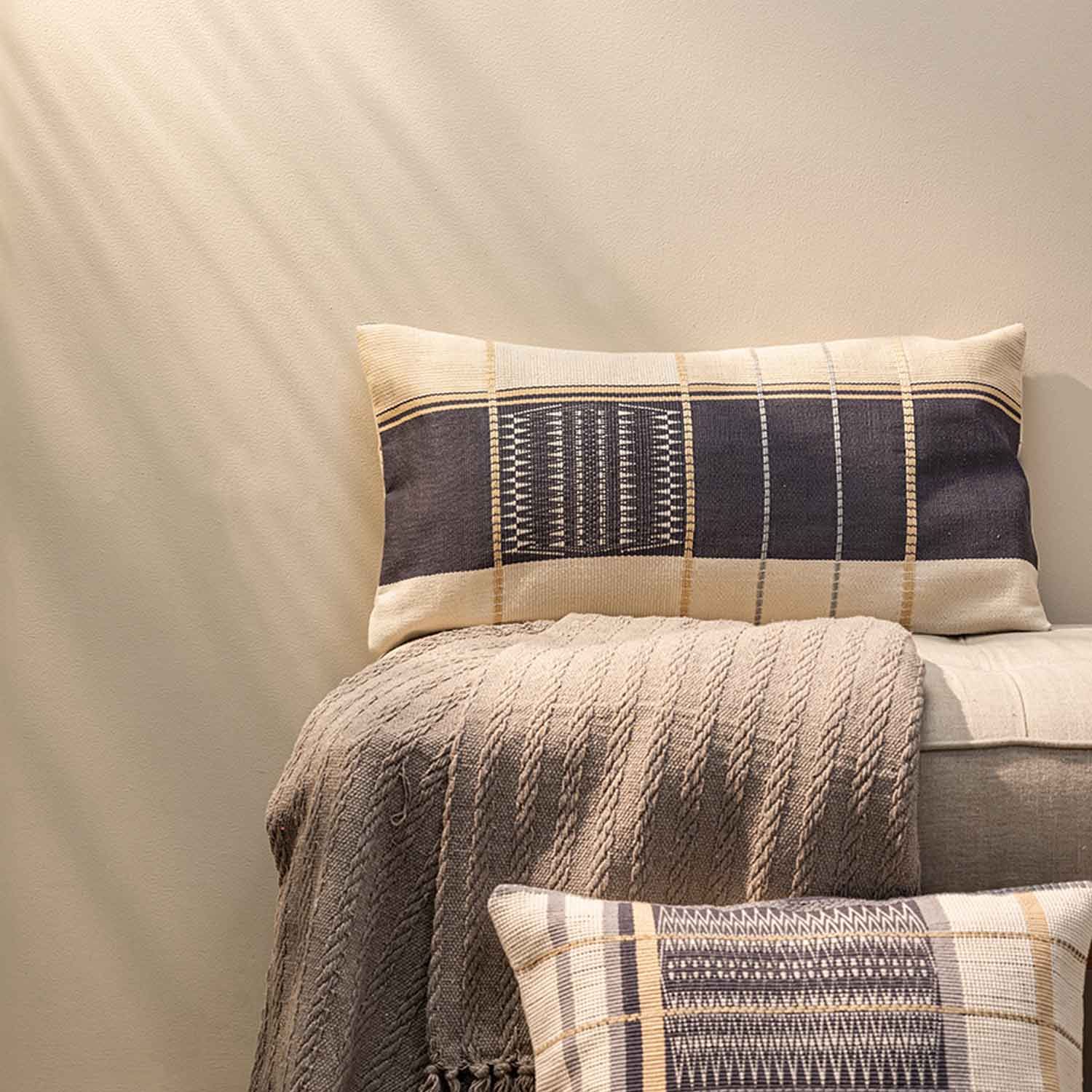 Luhevi Hand Woven Lumbar Cushion Cover