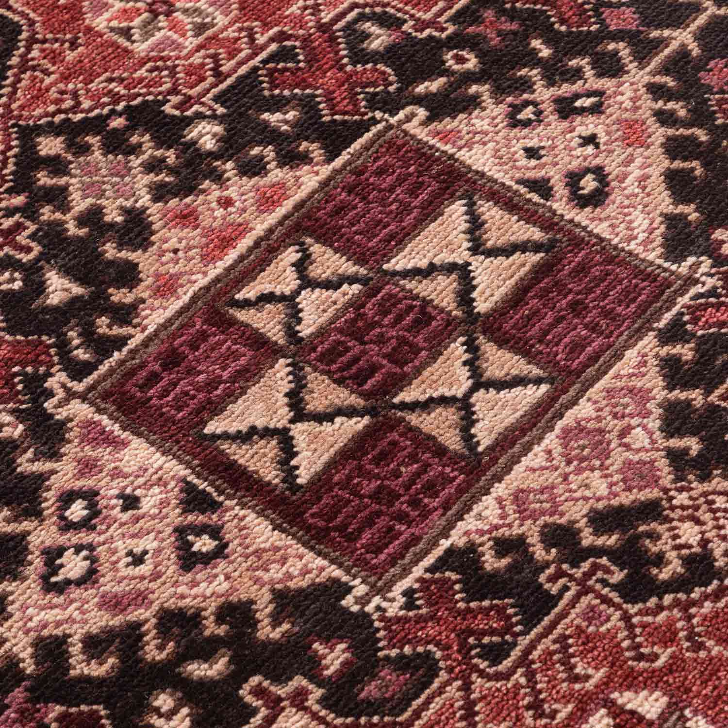 Silsila Hand Knotted Woollen Rug