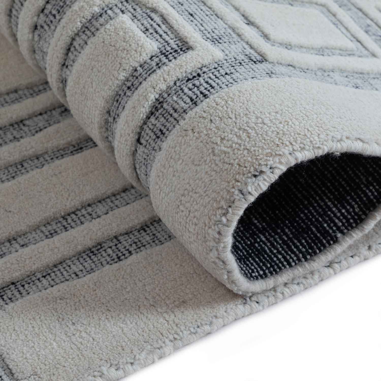 Svincoli Double Back Handloom Woollen And Viscose Rug By Mariella Ienna