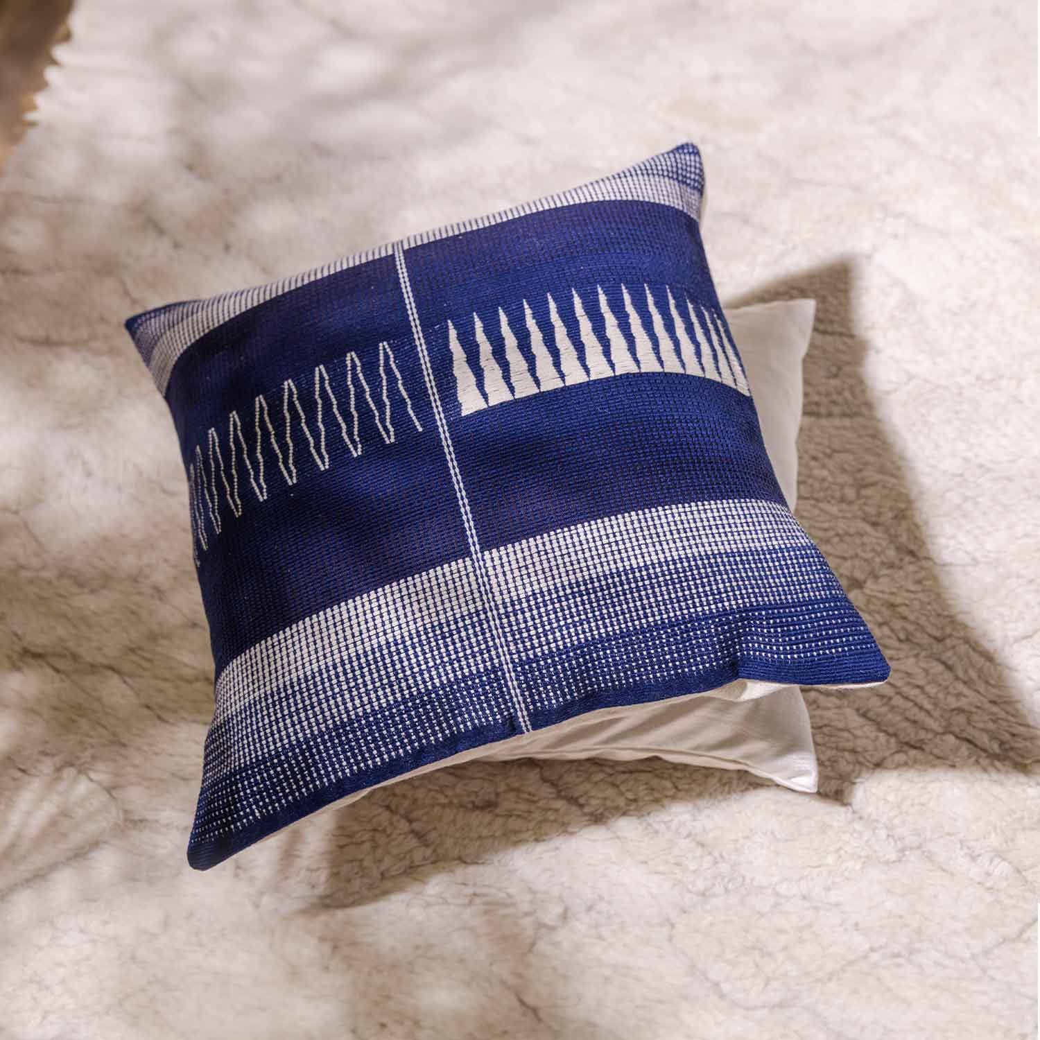 Longkhum
Hand Woven Cotton Cushion Cover