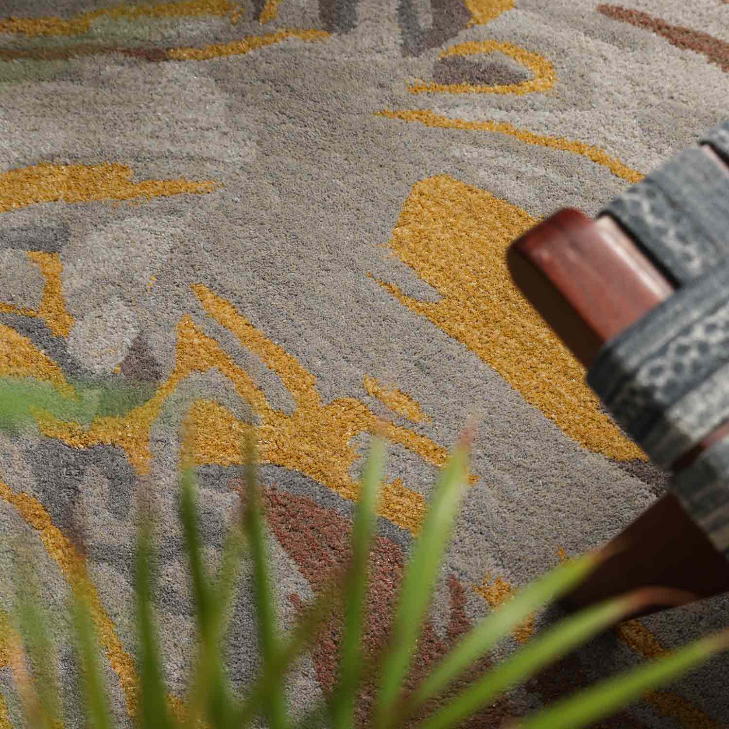 Eshe Hand Tufted Woollen And Viscose Rug