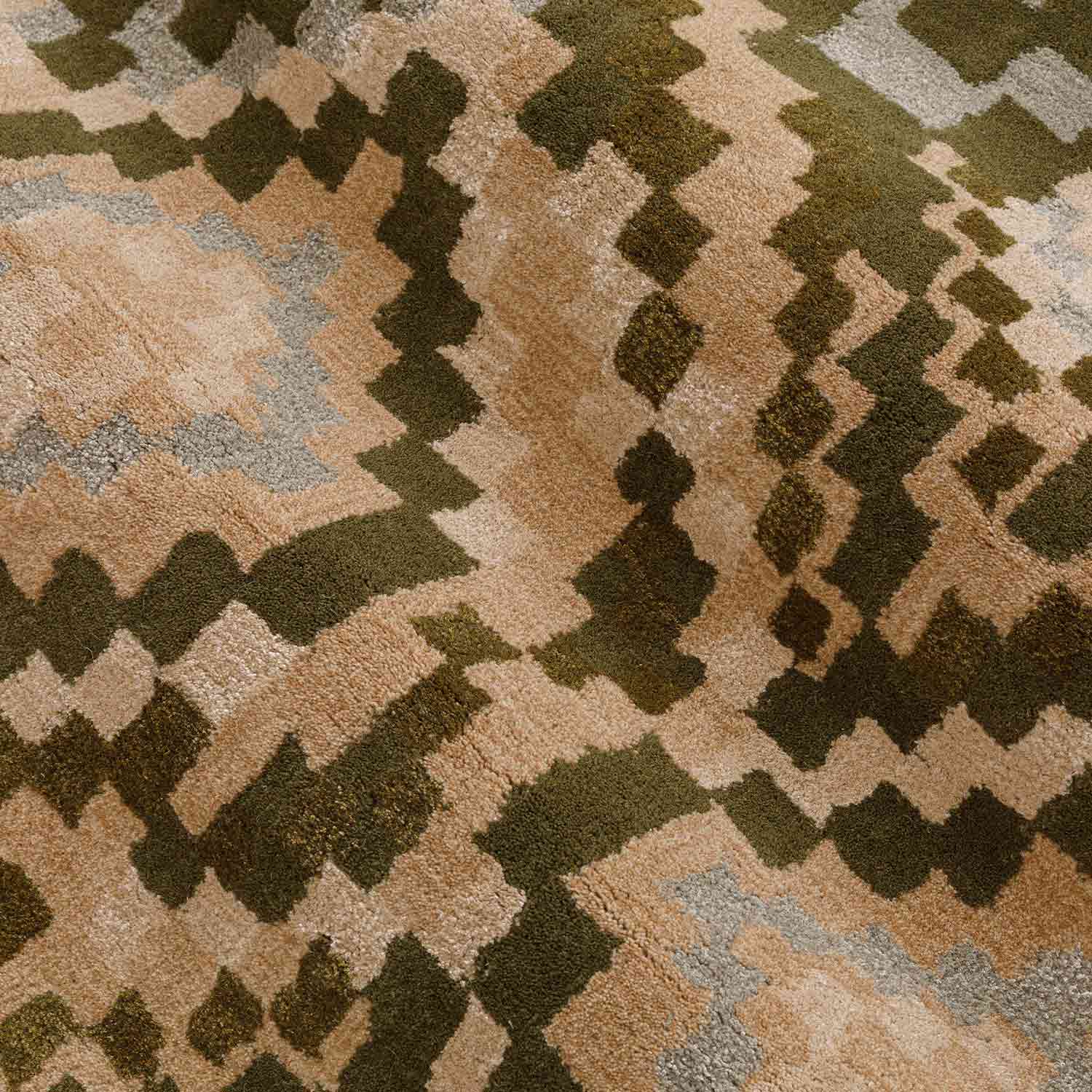 Whirlpool Hand Tufted Woollen Rug