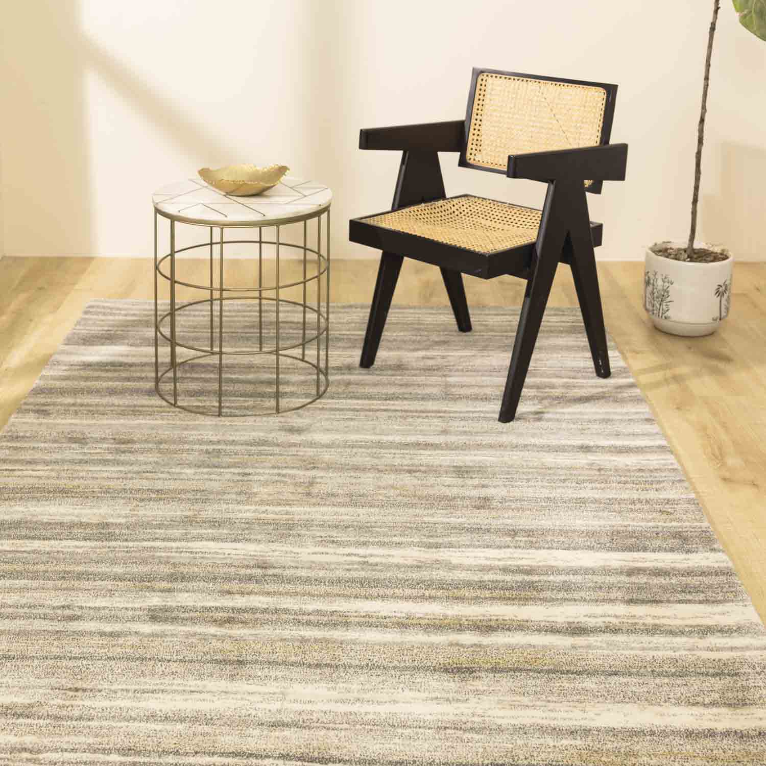 Lex Hand Tufted Woollen Andpolyester Rug