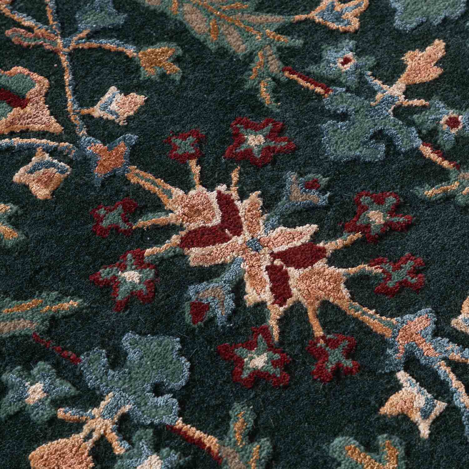 Mahim Hand Tufted Woollen And Viscose Rug