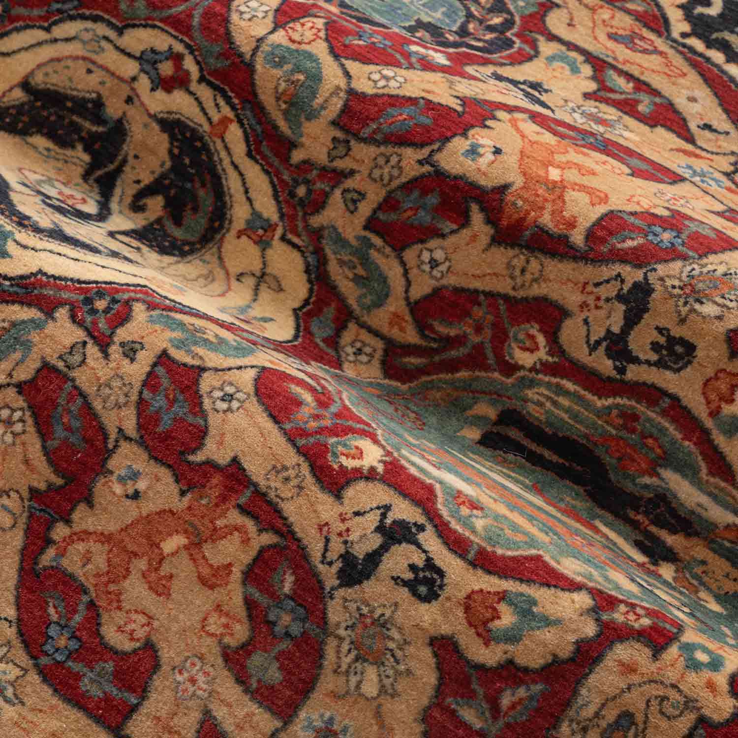 Hunting-X Hand Knotted Woollen Rug