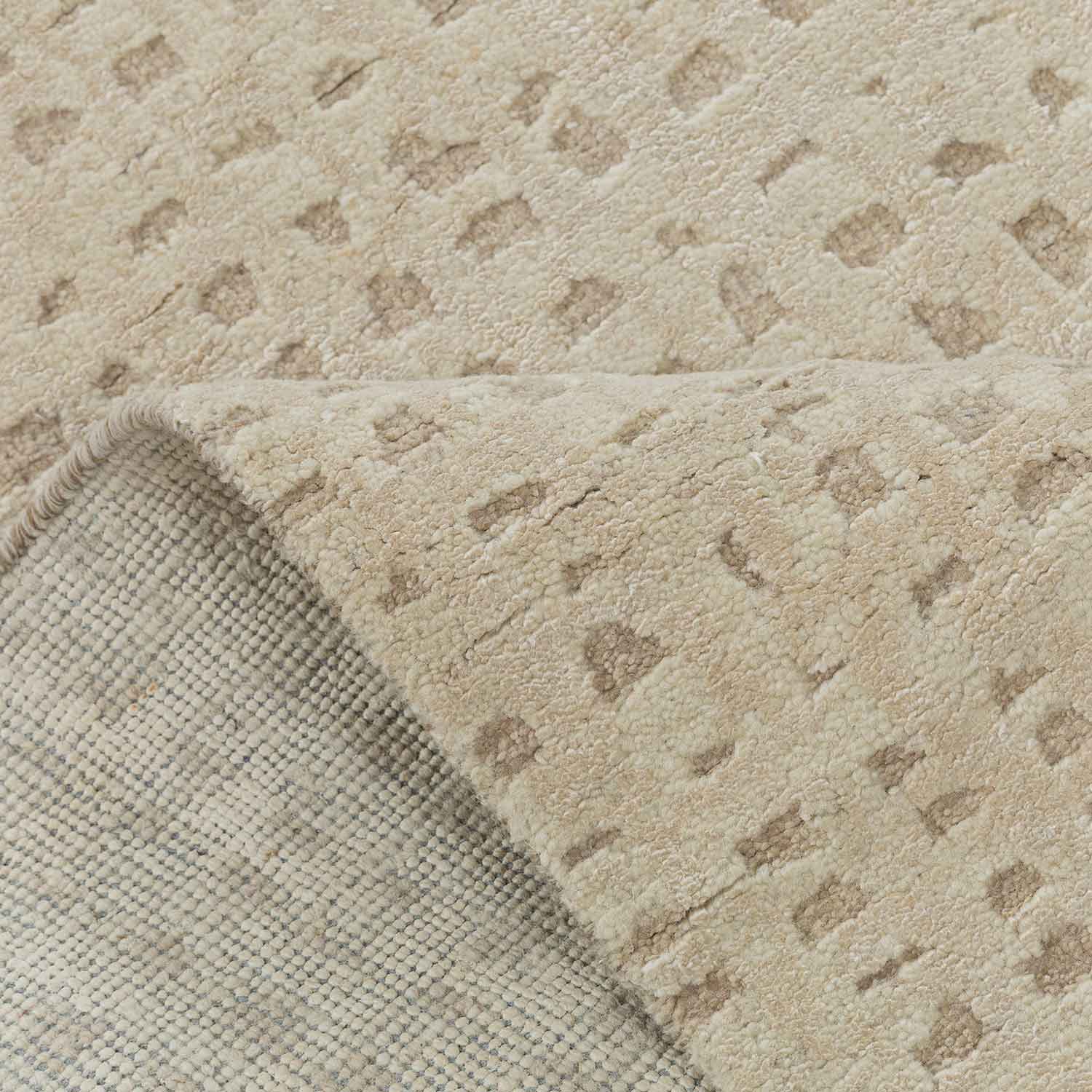 Halo Hand Knotted Woollen And Bamboo Silk Rug