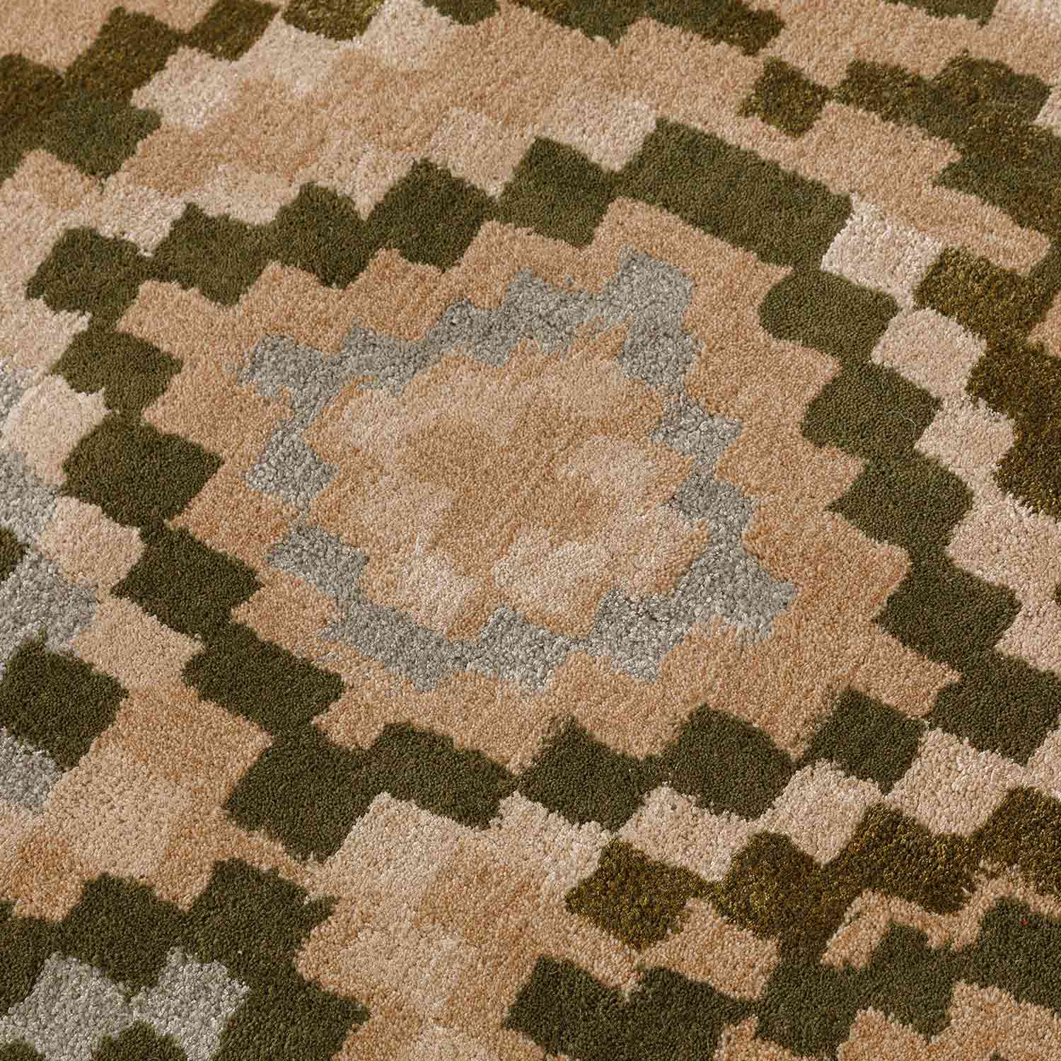 Whirlpool Hand Tufted Woollen Rug