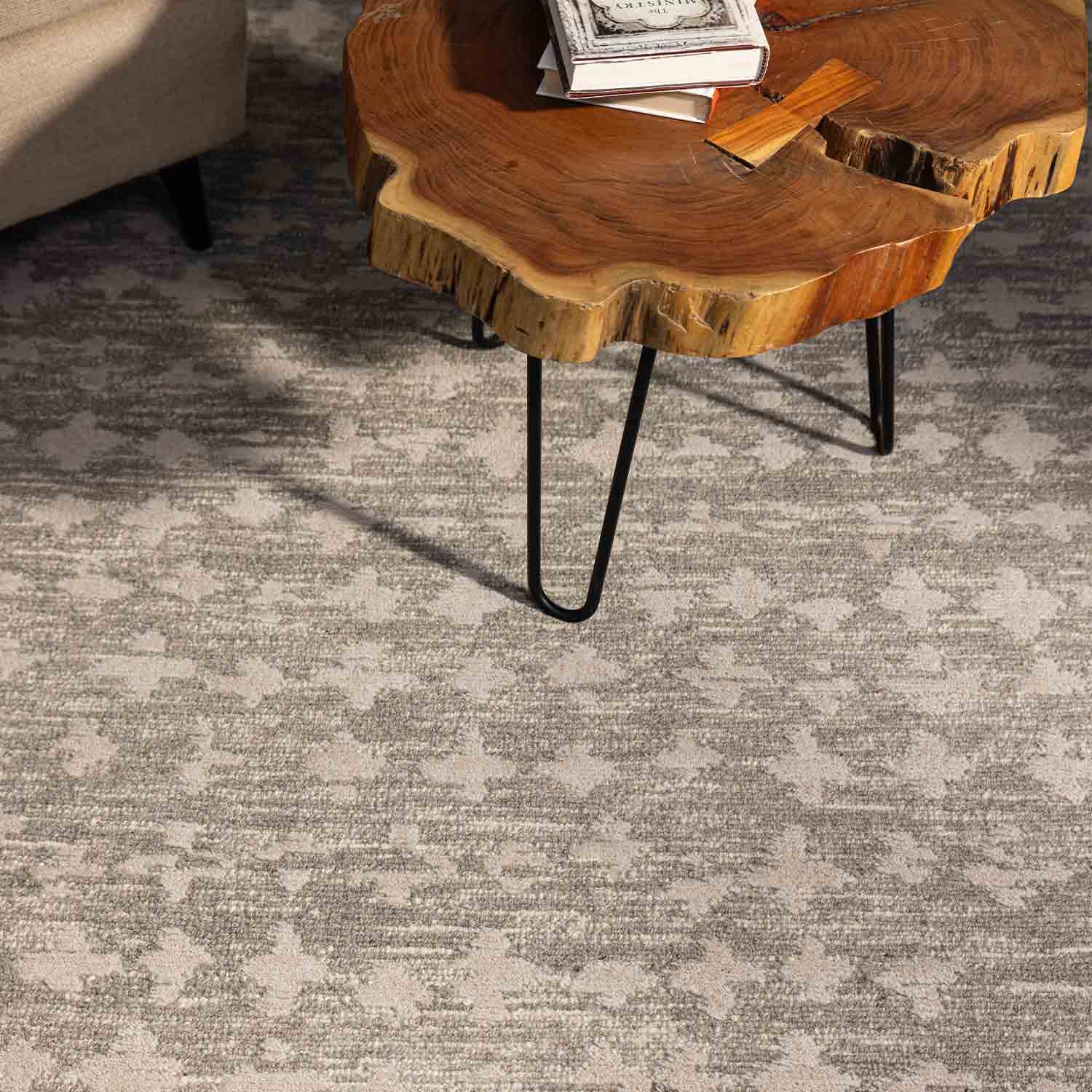 Modern Hand Knotted Woollen Rug