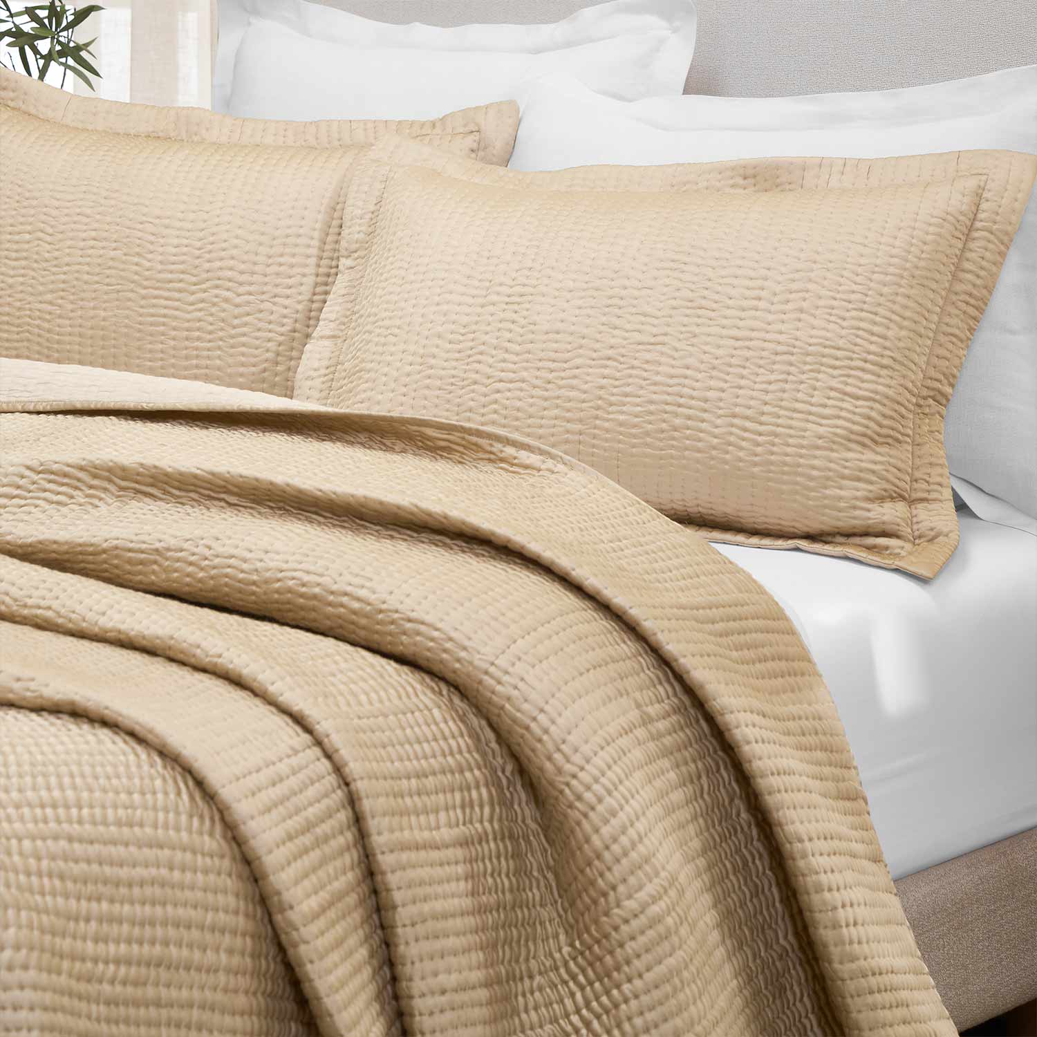 Lily Vegan Silk Handquilted Bed Cover Set