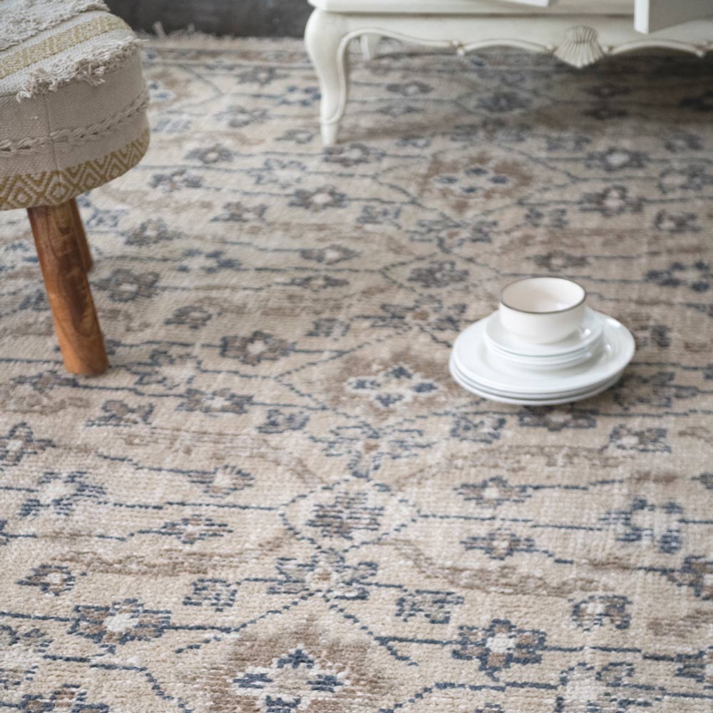 Finial Hand Knotted Rug